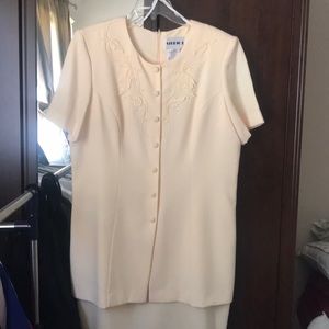 Women’s Beige Dress!